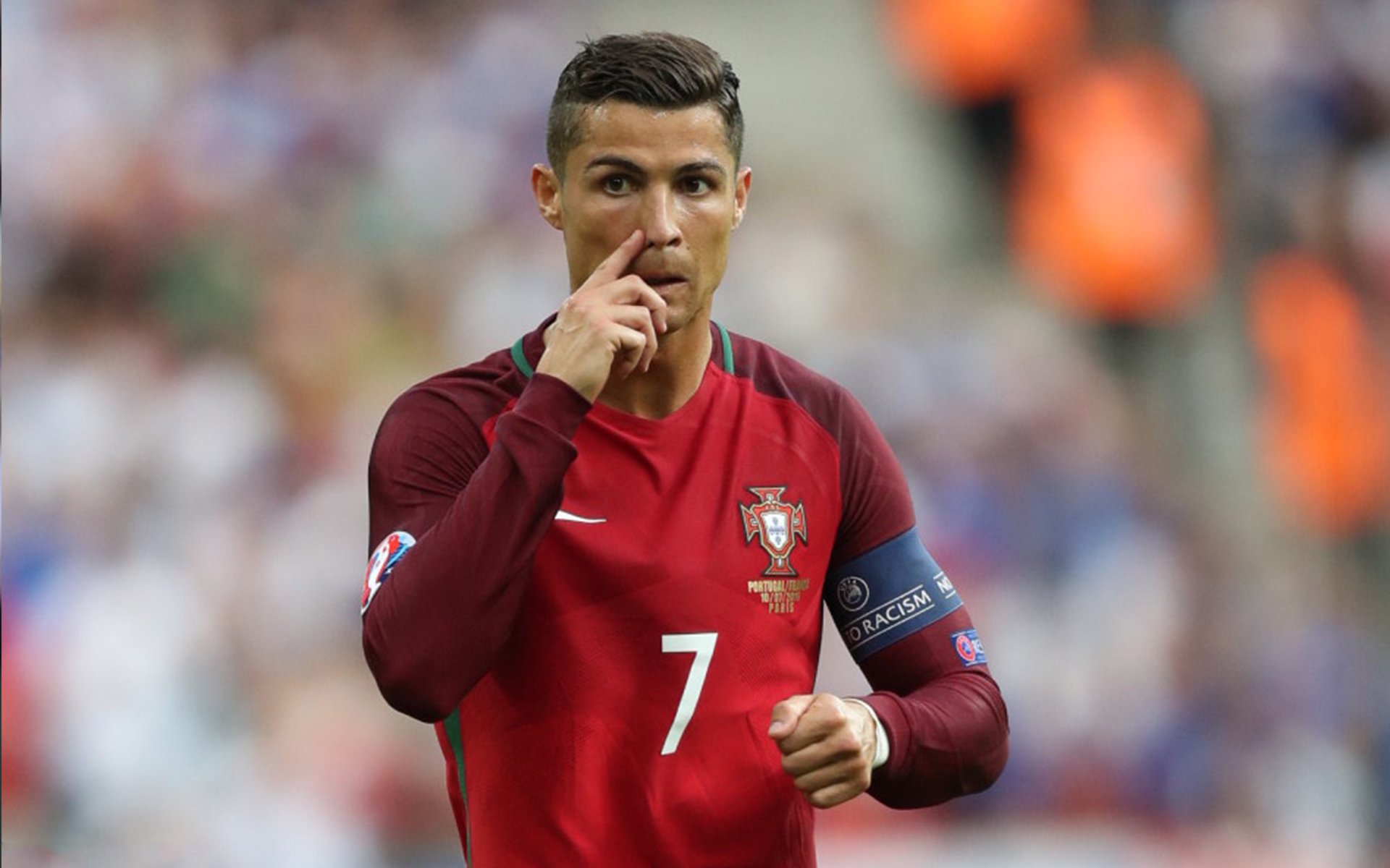 五大联赛中场跑动距离排行榜反映的战术取向,五大联赛场地大小